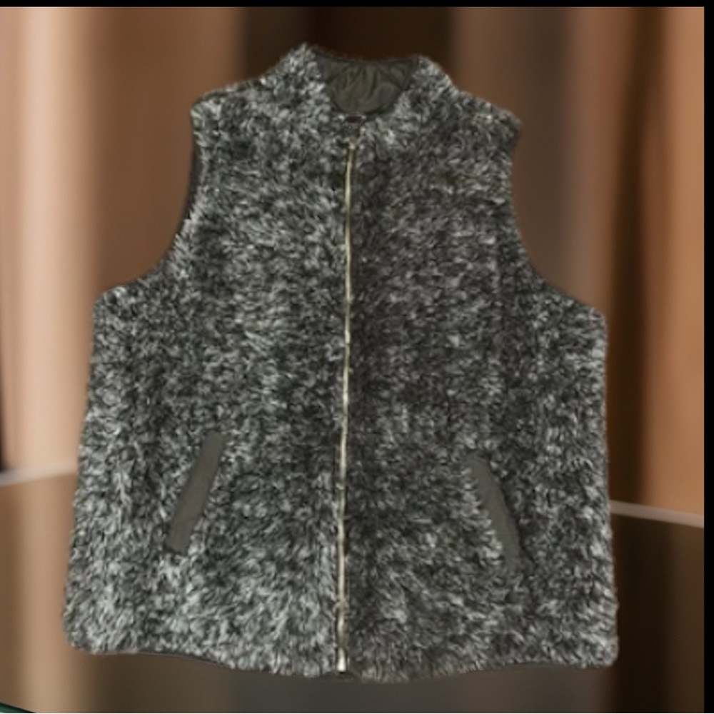 Maurices Reversible Vest Full Zip Textured Furlsherpa / Khaki Quilt Puffy Vest